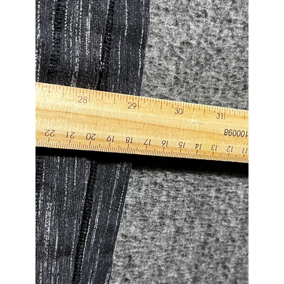 Under Armour Men's V-Neck T-Shirt Heathered Gray Fitted Size XL - Picture 6 of 8